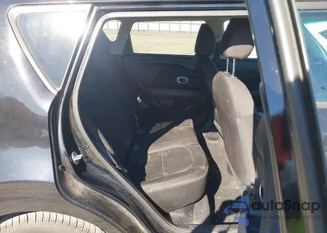 2016 Kia Soul z USA, uszkodzony, nr VIN KNDJN2A20G7317196